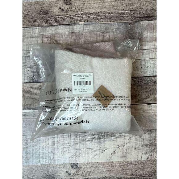 NWT Gentle Fawn Huntington Scarf Wrap Pink Cream 100% Polyester Fringed 82" x 15 - Picture 11 of 11